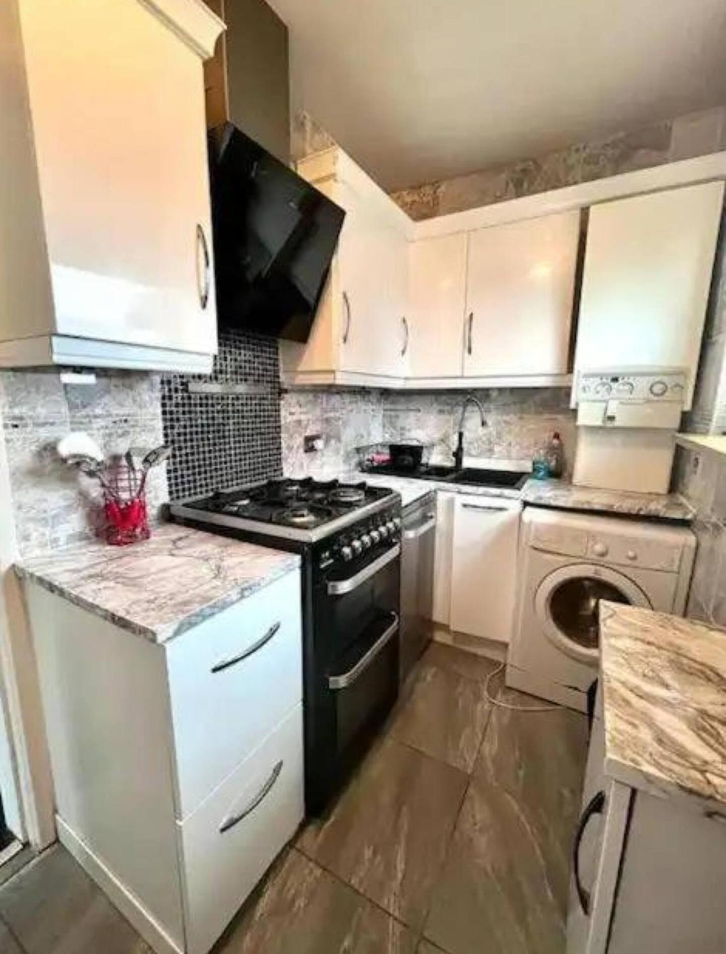 2 Bedroom Home With Driveway Close To Quayside غيتْسْهيد المظهر الخارجي الصورة